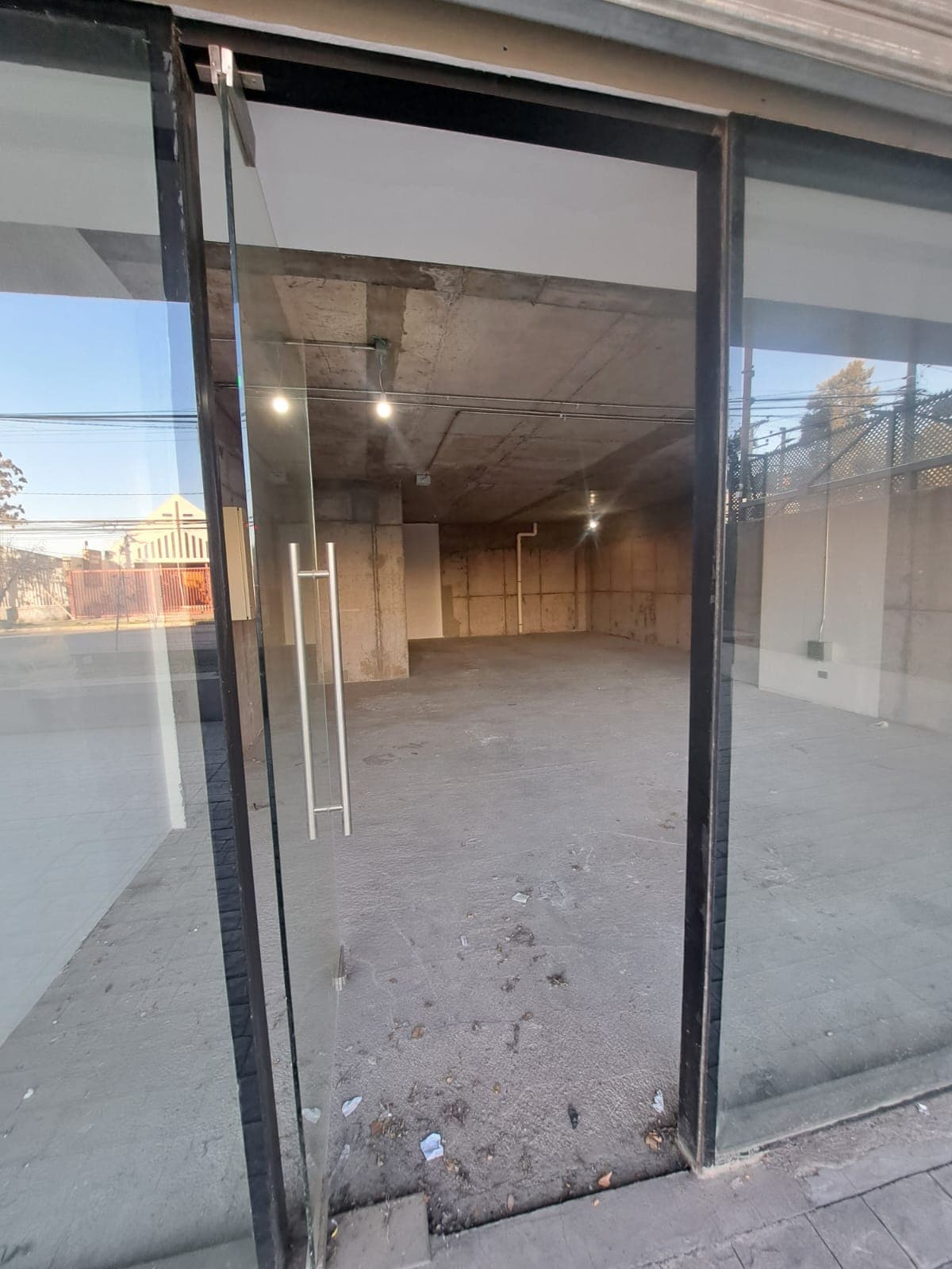 Local 5 - Edificio Exequiel Fernández 2000